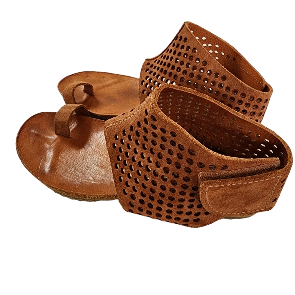 Pedro Garcia Venus Sandals NWOT Perforated Leather Ankle Cuff **Size 6.5*READ!**